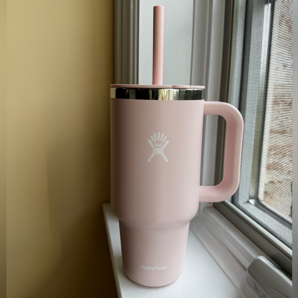 32 oz Baby Pink HydroFlask